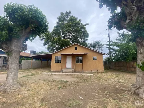 Exterior - 30348 Riverside St, Shafter, CA 93263 photo 2 of 6