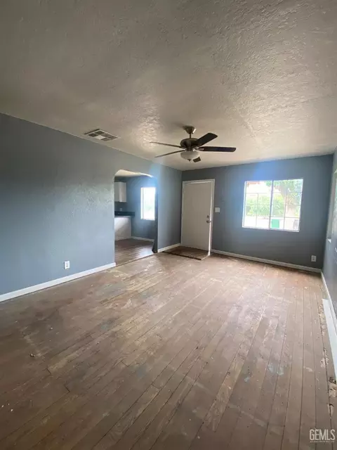 Living - 30348 Riverside St, Shafter, CA 93263 photo 2 of 2