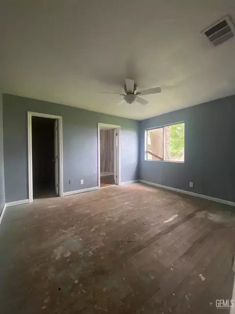 Bedroom - 30348 Riverside St, Shafter, CA 93263 photo 3 of 4