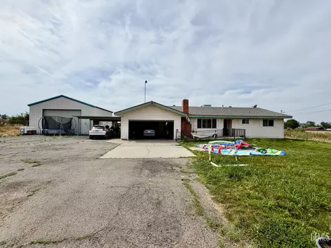 679 E Mulberry Ave, Porterville, CA 93257