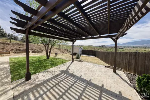 Exterior - 20674 Pinon Canyon Dr, Tehachapi, CA 93561 photo 13 of 18