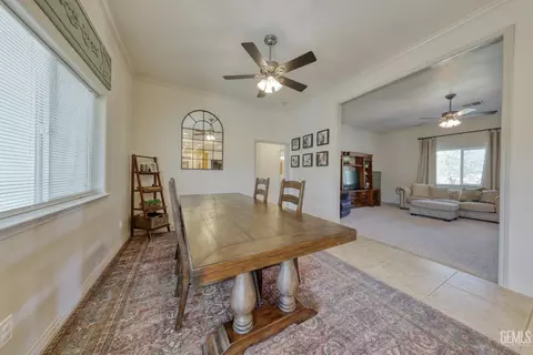 Dining - 20674 Pinon Canyon Dr, Tehachapi, CA 93561 photo 2 of 3