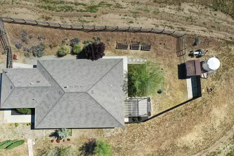 Exterior - 20674 Pinon Canyon Dr, Tehachapi, CA 93561 photo 16 of 18