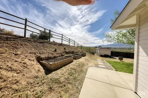 Exterior - 20674 Pinon Canyon Dr, Tehachapi, CA 93561 photo 10 of 18