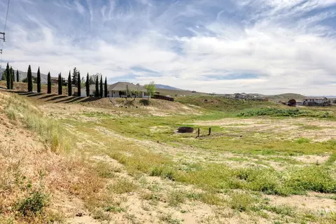 Exterior - 20674 Pinon Canyon Dr, Tehachapi, CA 93561 photo 18 of 18