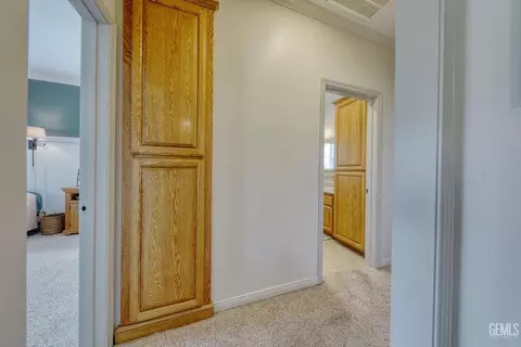 Entry Way - 20674 Pinon Canyon Dr, Tehachapi, CA 93561 photo 1 of 2