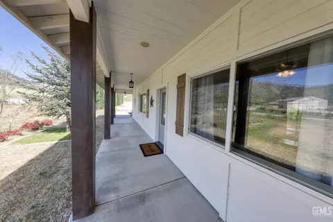 Exterior - 20674 Pinon Canyon Dr, Tehachapi, CA 93561 photo 6 of 18