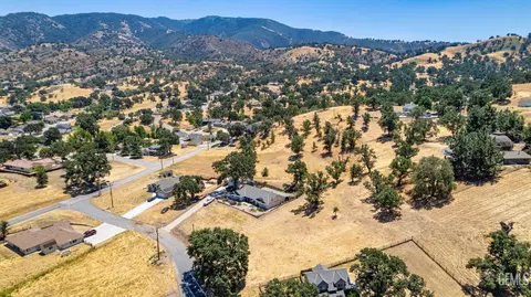 28420 Delaware, Tehachapi, CA 93561 photo 9