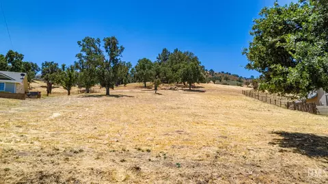 28420 Delaware, Tehachapi, CA 93561 photo 3