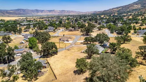 28420 Delaware, Tehachapi, CA 93561 photo 6