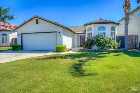 8519 Hoodsport Ave, Bakersfield, CA 93312