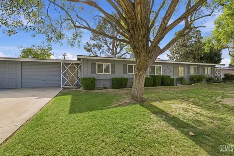 900 River Oaks Dr, Bakersfield, CA 93309