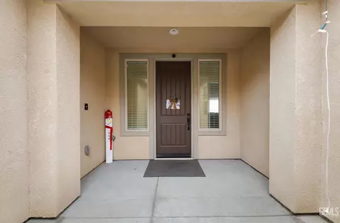 Entry Way - 14704 Coyle Cir, Bakersfield, CA 93311 photo 2 of 10
