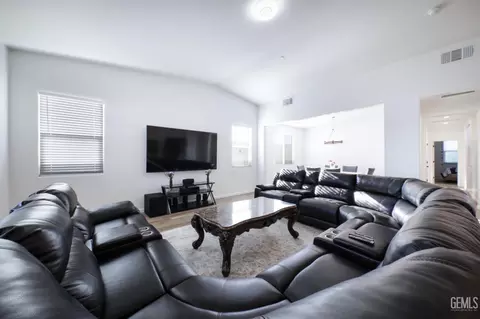 Other - 14704 Coyle Cir, Bakersfield, CA 93311 photo 2 of 7