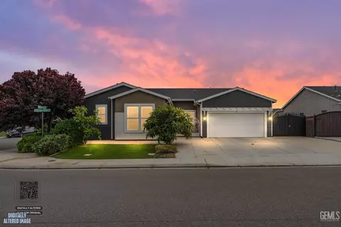9223 Manor Glen Ln, Shafter, CA 93263