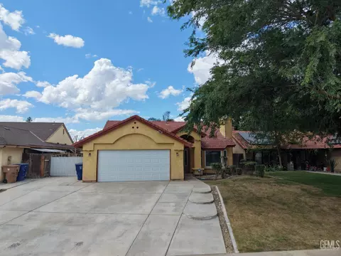 9200 Lacriox Ave, Bakersfield, CA 93311