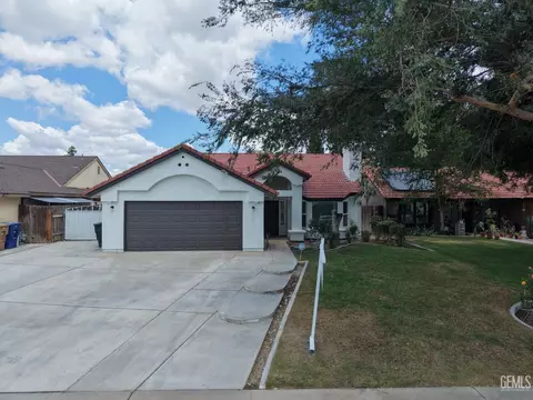 9200 Lacriox Ave, Bakersfield, CA 93311