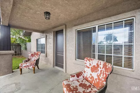 Exterior - 209 Pacific Ave, Shafter, CA 93263 photo 5 of 9