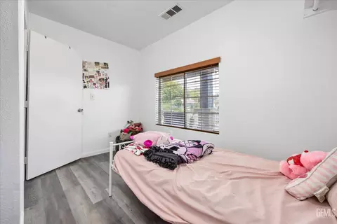 Bedroom - 209 Pacific Ave, Shafter, CA 93263 photo 3 of 4