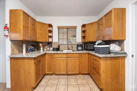 Kitchen - 209 Pacific Ave, Shafter, CA 93263 photo 2 of 4