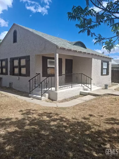 830 31st St, Bakersfield, CA 93301 photo 2