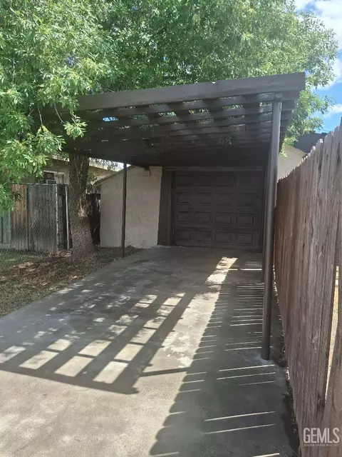 830 31st St, Bakersfield, CA 93301 photo 4