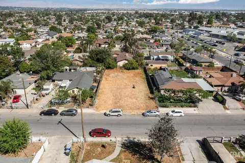 205 Bliss St, Bakersfield, CA 93307