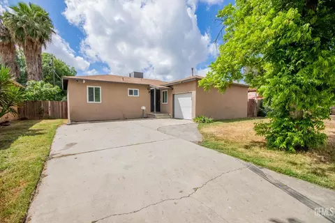 1917 Clark Ave, Bakersfield, CA 93304