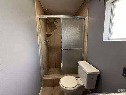 407 E St, Taft, CA 93268 photo 36