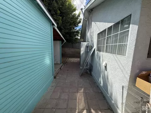 407 E St, Taft, CA 93268 photo 9