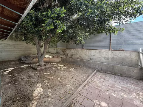 407 E St, Taft, CA 93268 photo 11