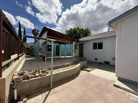 407 E St, Taft, CA 93268 photo 6
