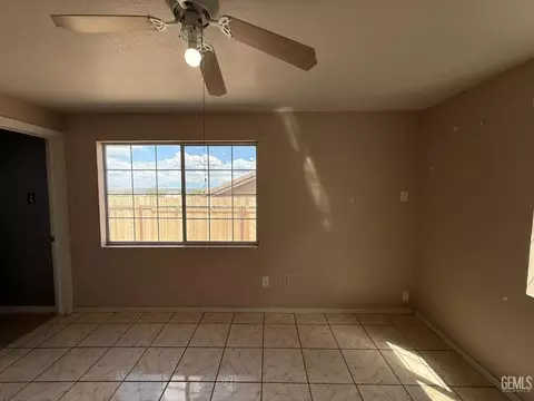 407 E St, Taft, CA 93268 photo 34