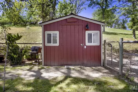 Other - 28100 Cumberland Rd, Tehachapi, CA 93561 photo 4 of 10