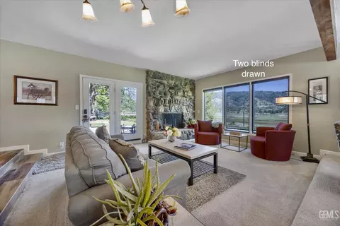 Living - 28100 Cumberland Rd, Tehachapi, CA 93561 photo 4 of 7