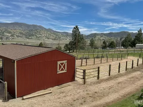 Other - 28100 Cumberland Rd, Tehachapi, CA 93561 photo 6 of 10