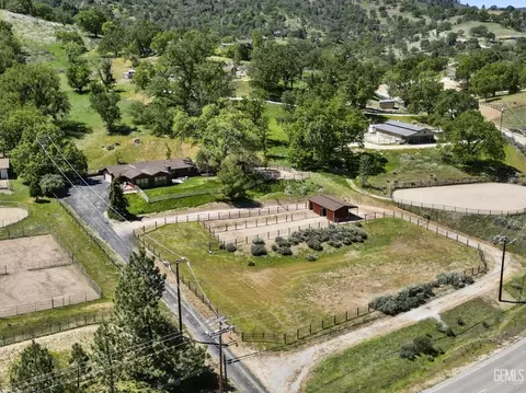 View/Area - 28100 Cumberland Rd, Tehachapi, CA 93561 photo 1 of 2