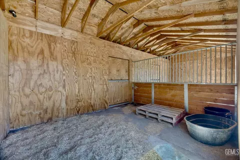 Other - 28100 Cumberland Rd, Tehachapi, CA 93561 photo 7 of 10
