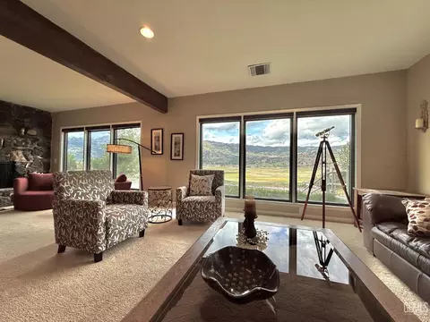 Living - 28100 Cumberland Rd, Tehachapi, CA 93561 photo 5 of 7