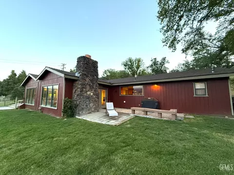 Exterior - 28100 Cumberland Rd, Tehachapi, CA 93561 photo 11 of 21