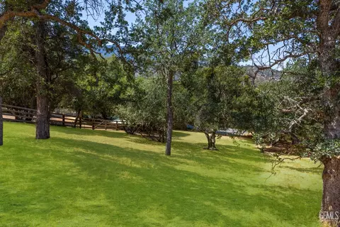 1 Kirkham Ct, Keene, CA 93531 photo 6