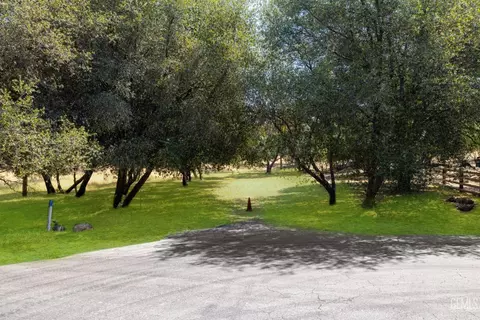 1 Kirkham Ct, Keene, CA 93531