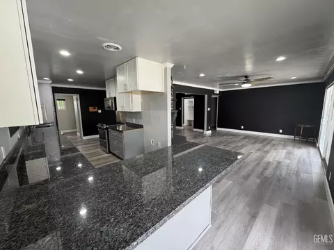 Other - 905 Bell Ave, Taft, CA 93268 photo 2 of 5