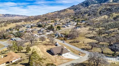 View/Area - 17600 Ascot Ct, Tehachapi, CA 93561 photo 2 of 4