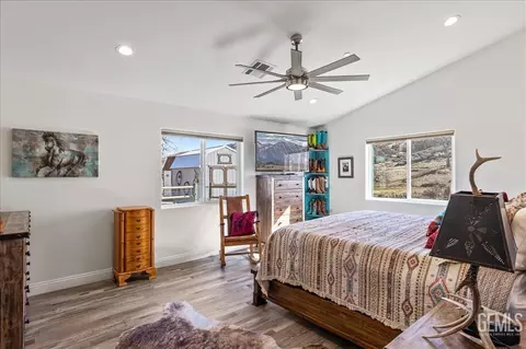 Bedroom - 17600 Ascot Ct, Tehachapi, CA 93561 photo 3 of 5