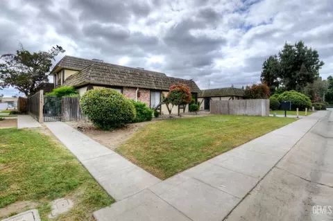 2432 S Sallee Ct, Visalia, CA 93291