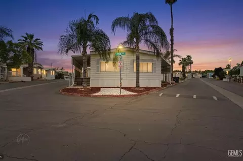 4 Tee Ln, Bakersfield, CA 93308