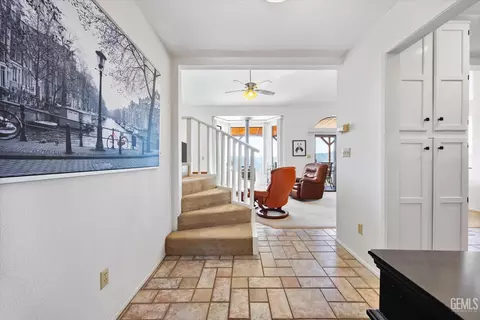 Entry Way - 27020 Barkes Way, Tehachapi, CA 93561 photo 1 of 2