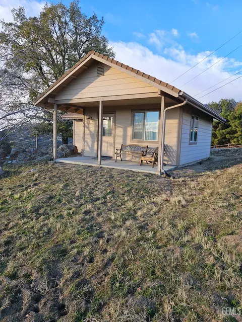Exterior - 27020 Barkes Way, Tehachapi, CA 93561 photo 10 of 13