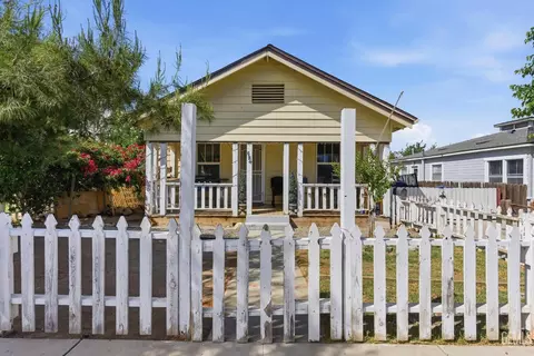 524 B St, Taft, CA 93268